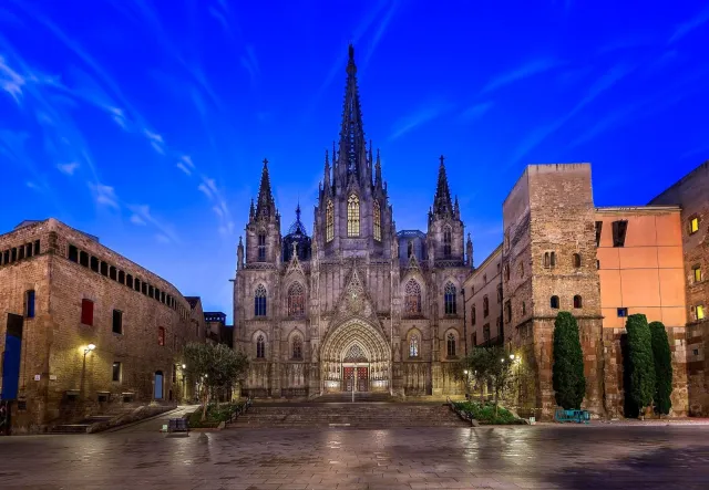 10 Atrações Imperdíveis de Barcelona 🇪🇸: Guia Completo da Cultura, História e Pontos Turísticos